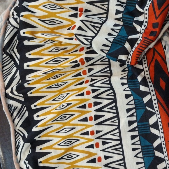 EUC Orange Estee Lauder Makeup Bag and Goodies - Picture 7 of 13